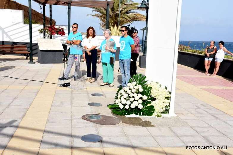 Ofrenda floral del pasado año (Foto Antonio Alí)